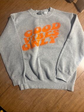 Gray 'Good Vibes Only' Crewneck Sweatshirt with Orange Graphic - Women